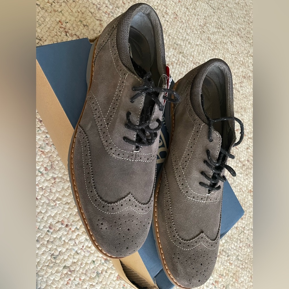 New! Men’s Bass Grey Suede Wingtips